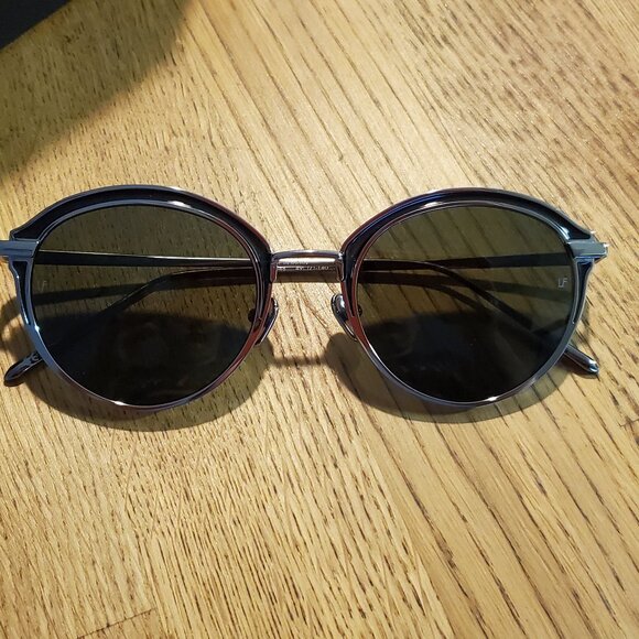 Linda Farrow Sunglasses - Picture 4 of 9